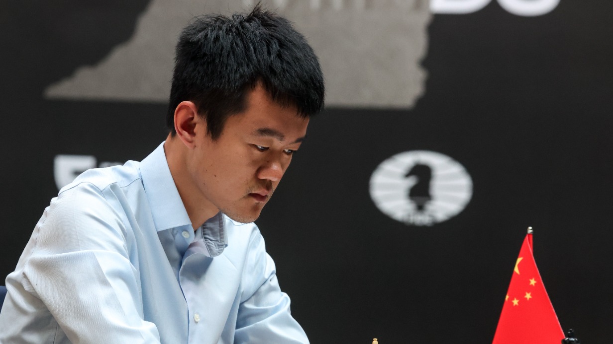 Лижэнь обыграл Непомнящего и стал чемпионом мира по шахматам