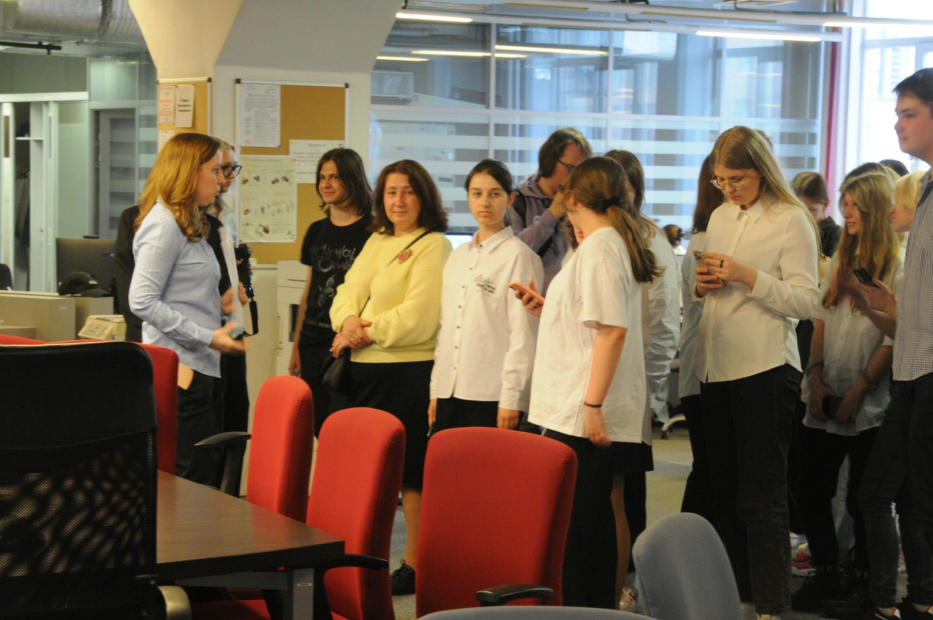 Участники фестиваля «Московская студенческая весна» побывали на экскурсии в «Вечерней Москве» 