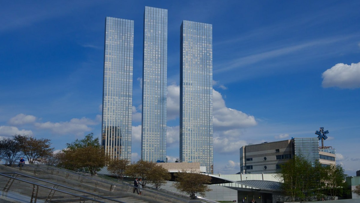 Три жилых небоскреба ввели в эксплуатацию рядом с «Москвой-Сити»