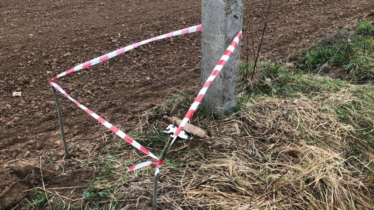 Снаряд времен Великой Отечественной войны нашел в поле житель Подмосковья