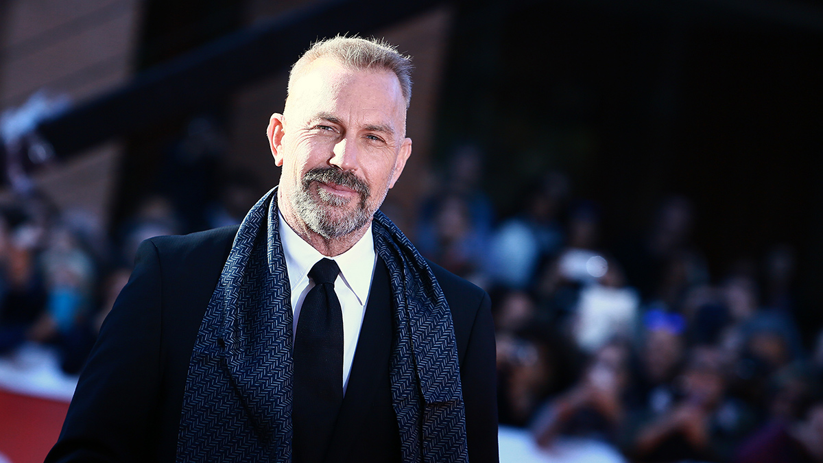 Hollywood Reporter: На актера Костнера подали в суд за сцену с изнасилованием