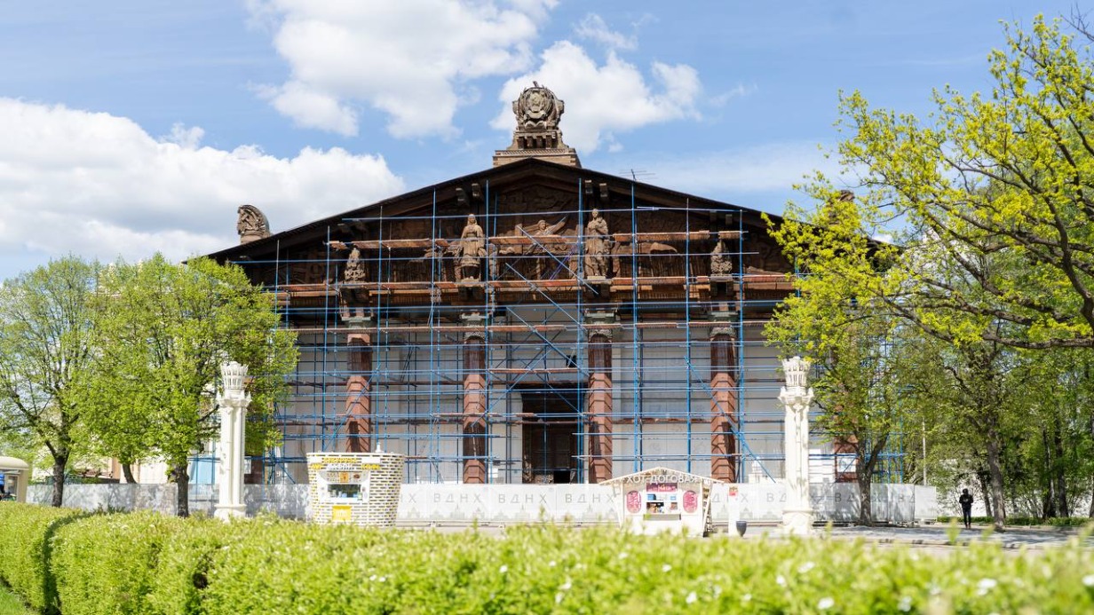 Сергей Собянин: На ВДНХ началась реставрация павильона № 67 «Советская печать»