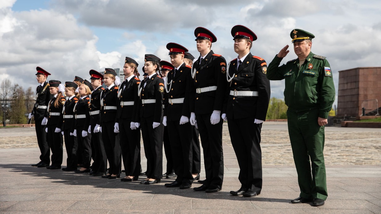Кадеты заступят на вахту у Вечного огня около Музея Победы 9 мая