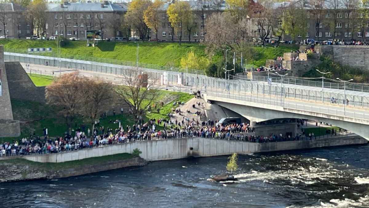 Концерт в честь 9 Мая прошел в приграничном Ивангороде
