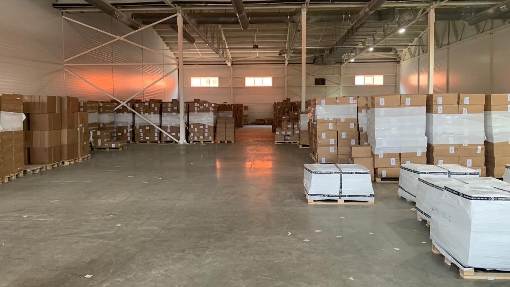 Таможенники изъяли 2,5 миллиона пачек контрафактных сигарет со склада в Подмосковье