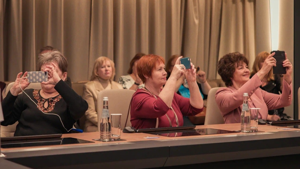 Жители «серебряного» возраста рассказали об освоении гаджетов в центрах московского долголетия