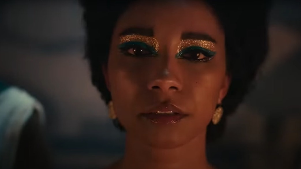 Археолог Шакер раскритиковал выбор темнокожей актрисы на роль Клеопатры