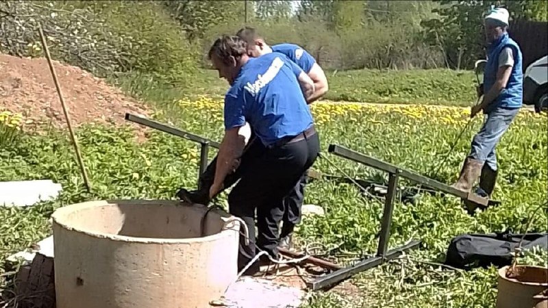 Рабочий упал в колодец в Подмосковье из-за обрыва лебедки
