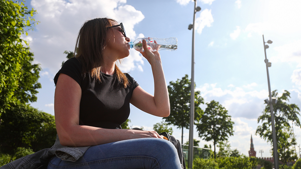 Врач Белов назвал первые симптомы теплового удара