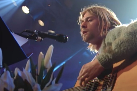 Разбитую гитару Курта Кобейна продали за почти 600 тысяч долларов на аукционе в США