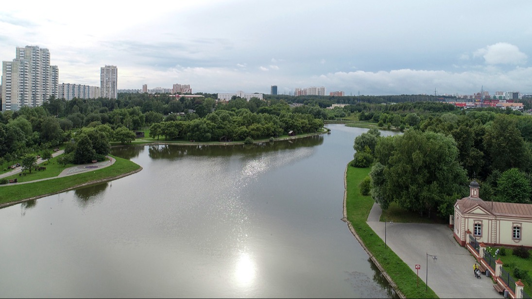 Специалисты завершили реконструкцию Алтуфьевского пруда более чем на 50 процентов