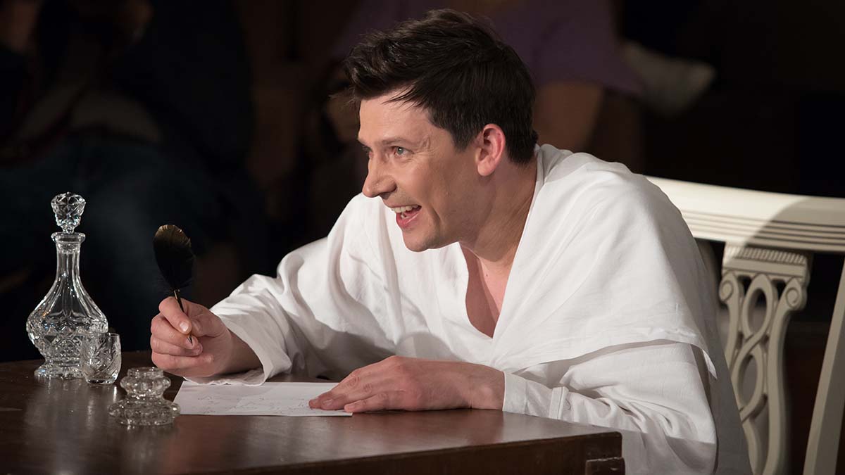 «Ревизская сказка»: в театре «Сфера» состоялась премьера «Ревизора» по пьесе Николая Гоголя