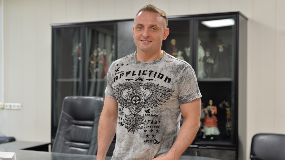 «Сделаю все, чтобы помочь ребятам»: дрессировщик Аскольд Запашный — о поддержке участников СВО и человеческих ценностях