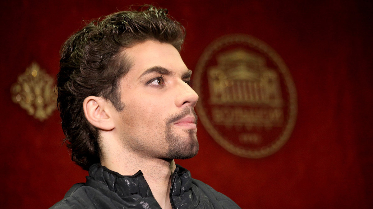 Игорь Цвирко: Посещать театр нужно в шикарном платье или смокинге