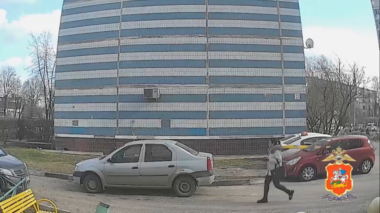 Лжесоцработницы украли у пенсионерки крупную сумму денег в Подмосковье