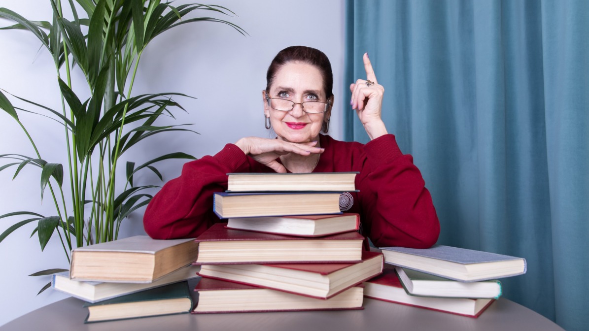 В столице продолжается прием заявок на участие в литературном конкурсе «Москва долголетняя»