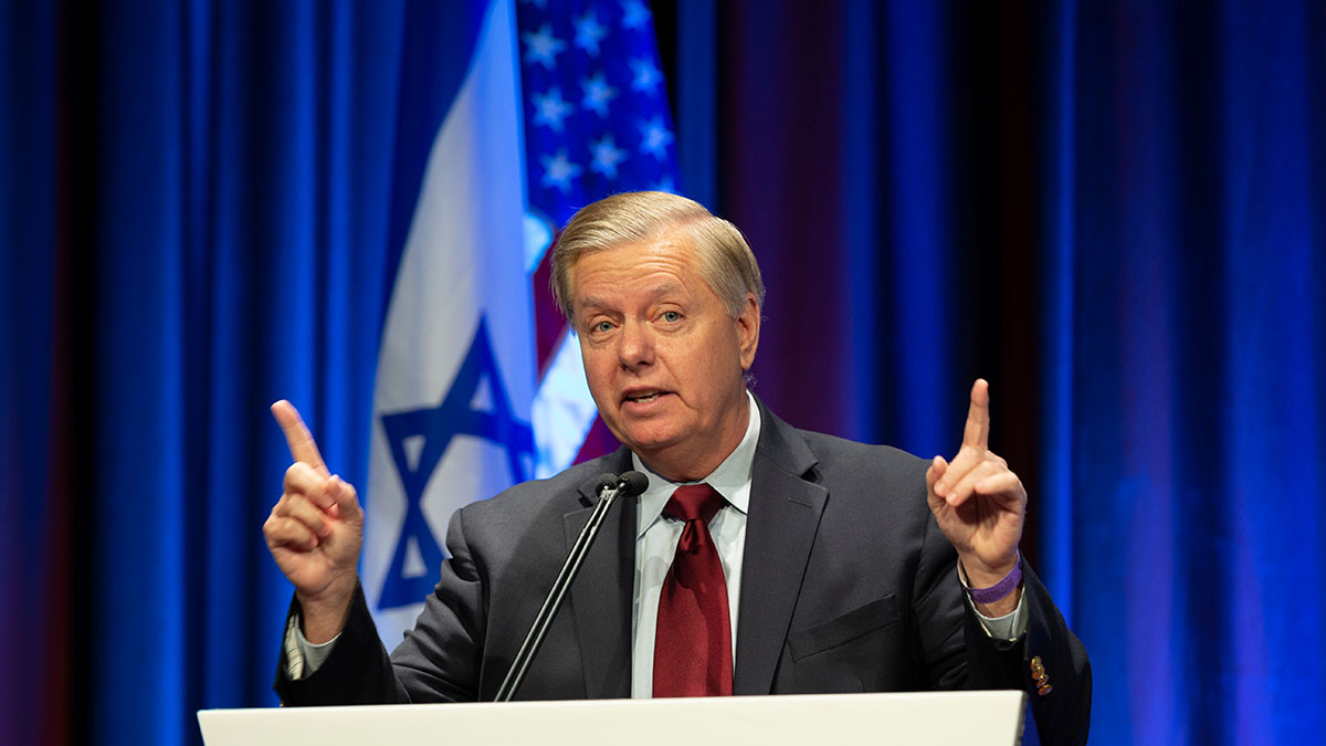 Автор санкций США Грэм* пригрозил России новыми мерами и дал ей совет