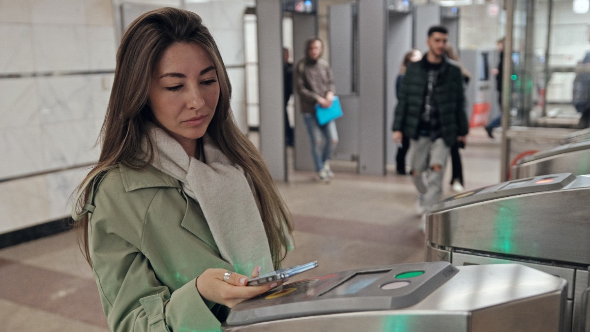 Проезд на городском транспорте, если оплатить его с помощью телефона, будет значительно дешевле