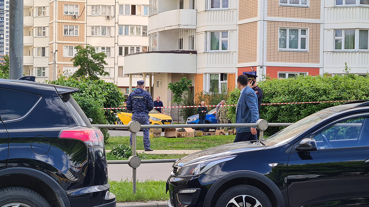 Собянин: Медпомощь двум жителям домов рядом с упавшими БПЛА оказали на месте