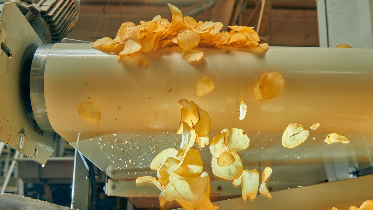 Овчинский: Московский производитель выпустил на 4,8 миллиона упаковок чипсов больше, чем в 2022 году