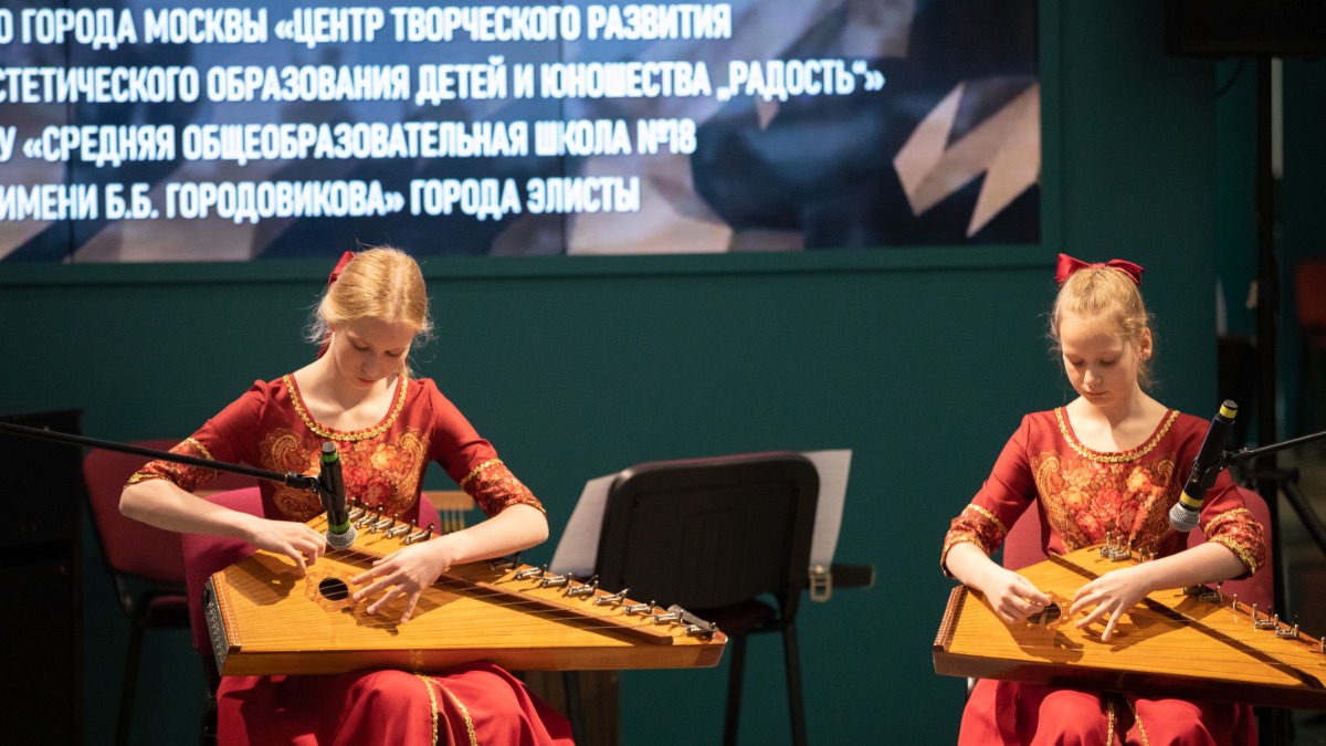 Урок о легендарных военных песнях прошел в Музее Победы