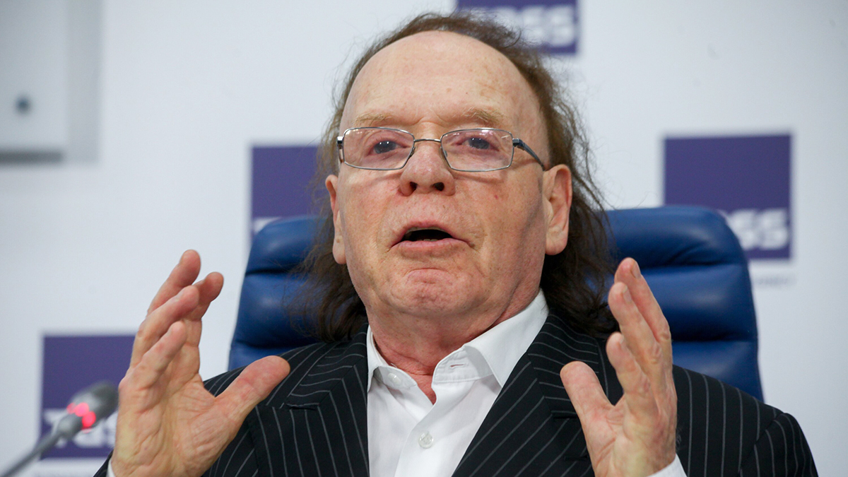 Писатель Эдвард Радзинский отдал телефонным мошенникам 45 миллионов рублей