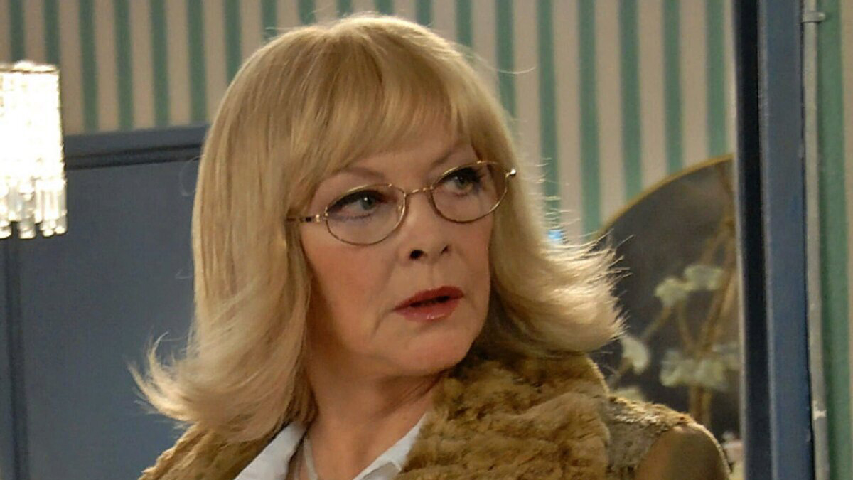 Звезда «Иронии судьбы» Брыльска заявила, что не желает говорить по-русски