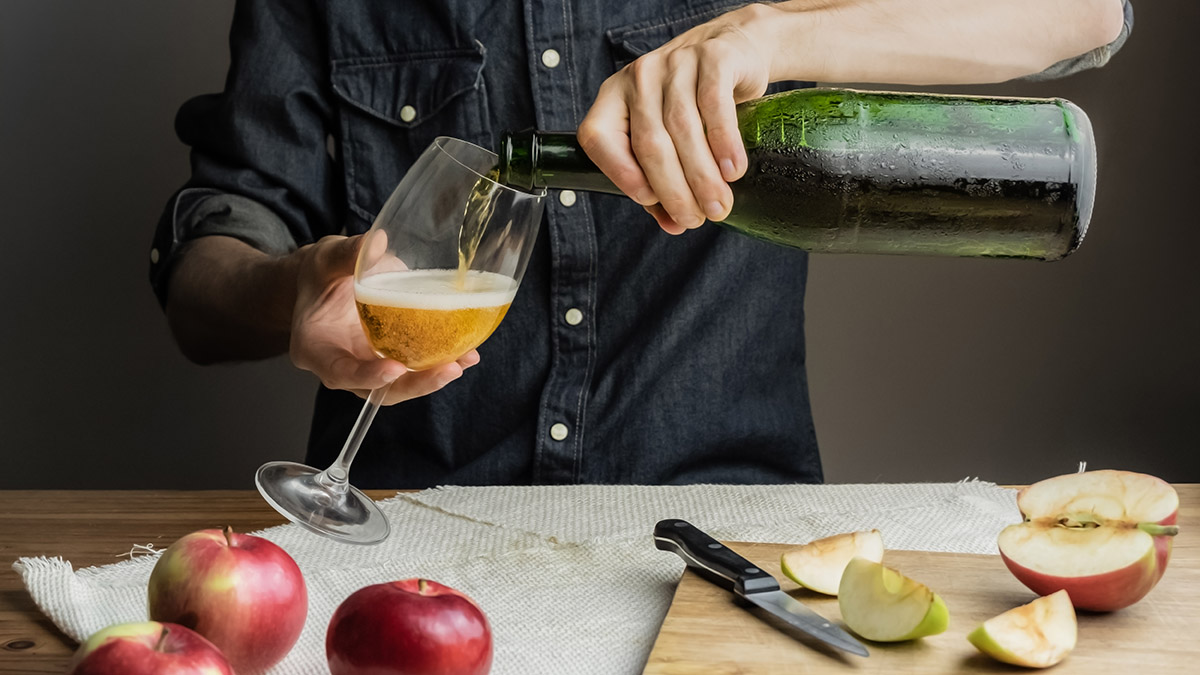 Смертельный напиток: что грозит виновным в отравлении сидром людей в разных регионах России