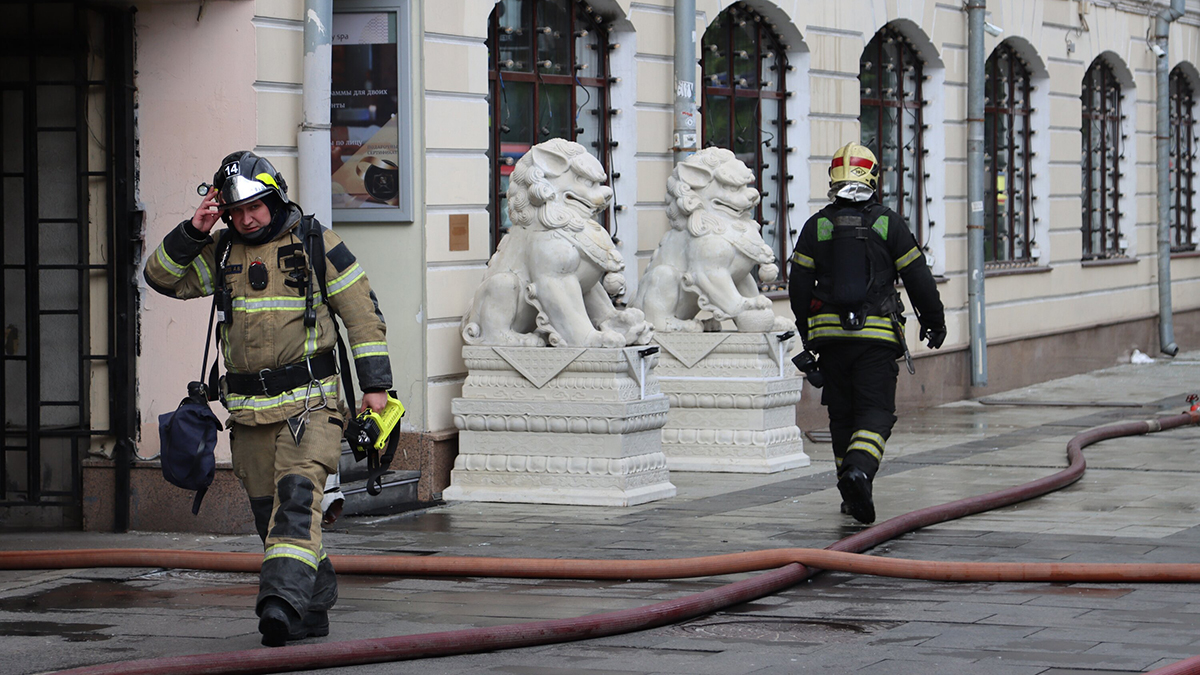 Возгорание произошло в административном здании в центре Москвы