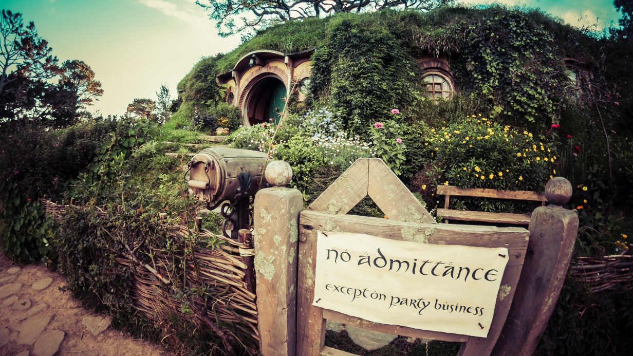 Письмо Джона Толкина, в котором он сравнивает себя с хоббитом, выставили на торги