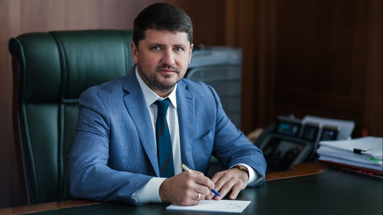 32 года заботы о людях: 8 июня отмечается День социального работника