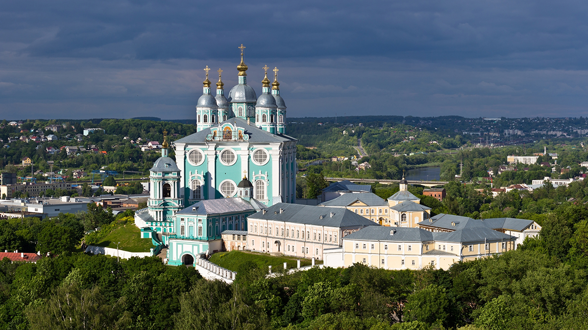 СМИ: Бежавшая из Латвии многодетная семья планирует жить в Смоленской области