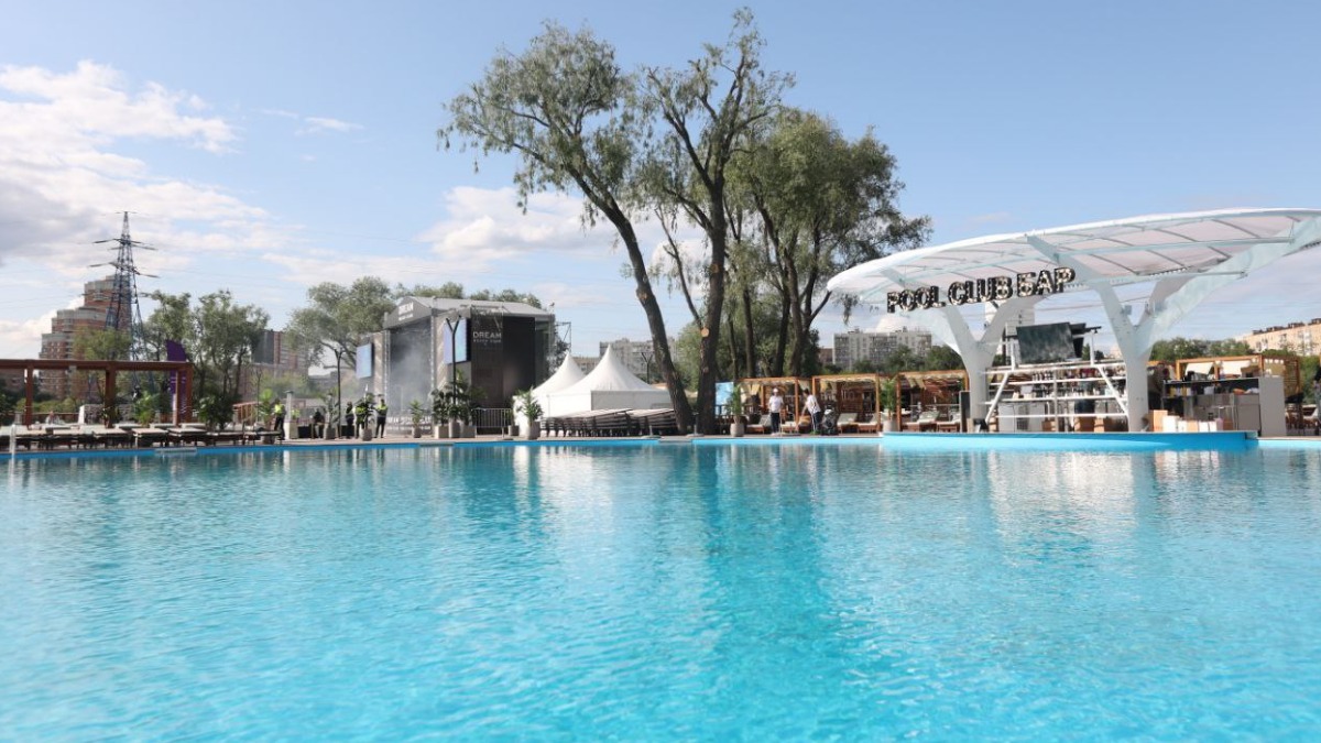 В пляжном клубе на «Острове Мечты» начнут проводить регулярные тренировки, спортивные игры и квесты