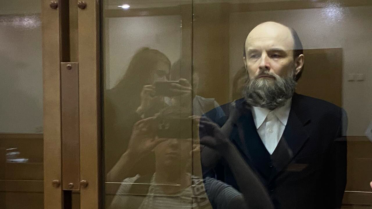 Москвича приговорили к шести годам лишения свободы за поджог автозака Росгвардии