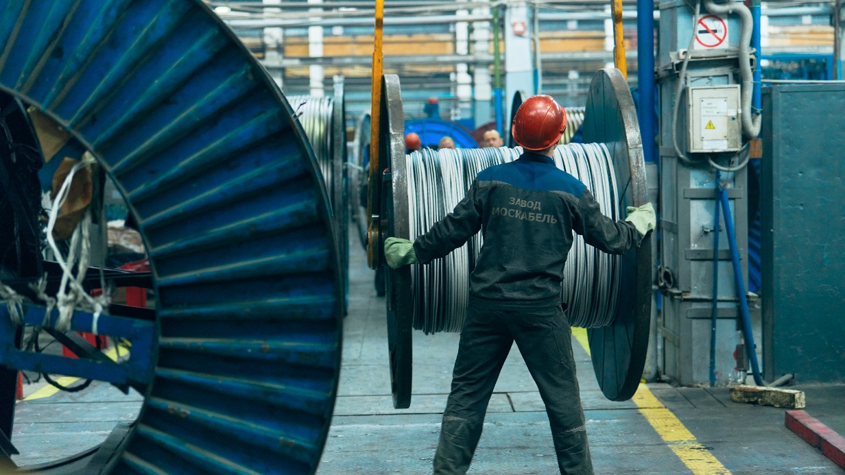 Владислав Овчинский: Столичный завод выпустил 200 тысяч километров кабельных изделий за 5 лет 