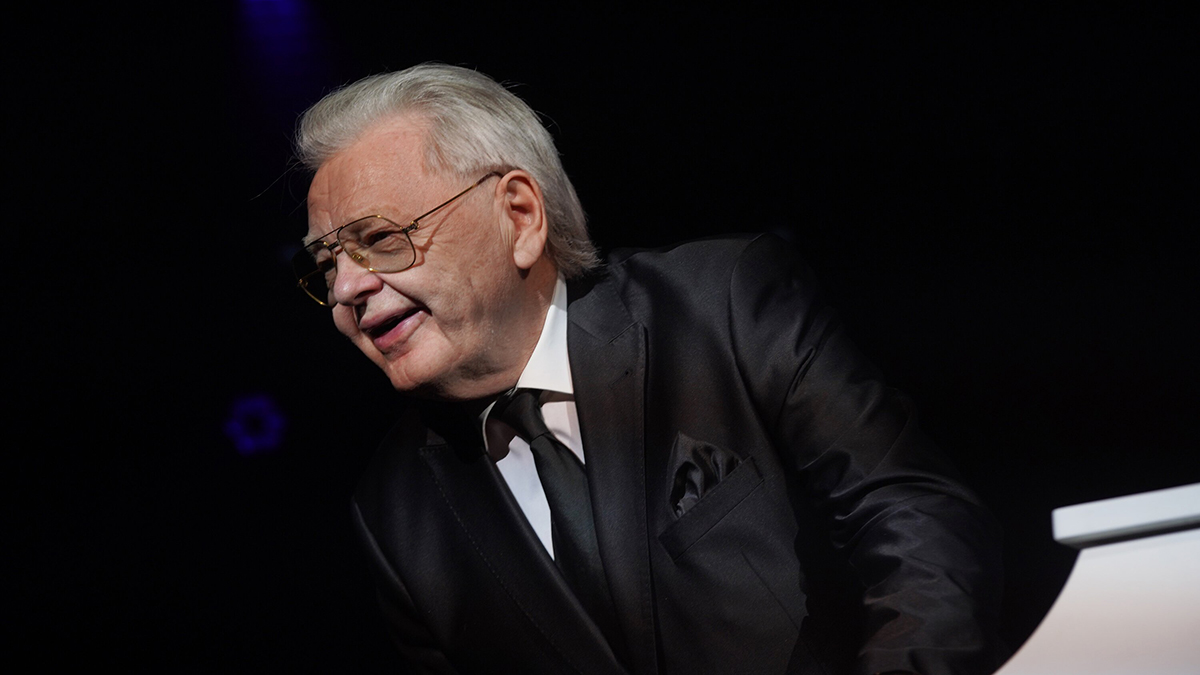 Mash: Юрия Антонова увезли на скорой перед выступлением на «Новой волне»