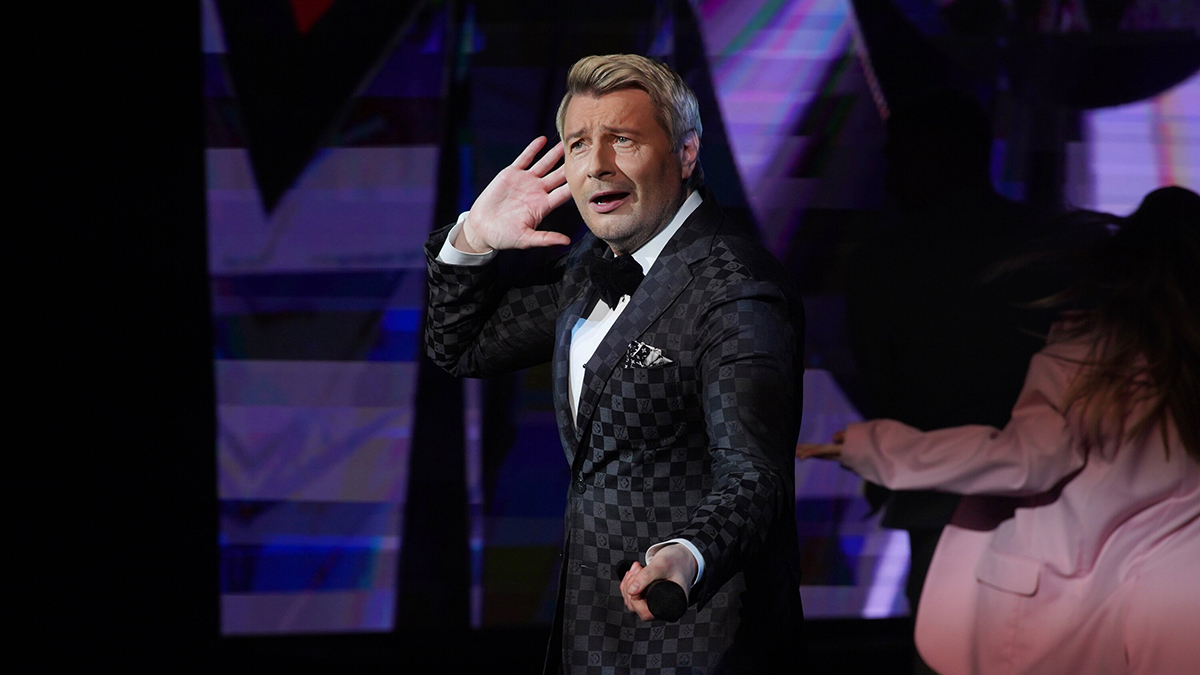 «Ничего нельзя»: Басков поделился необычным способом лечения проблем с горлом