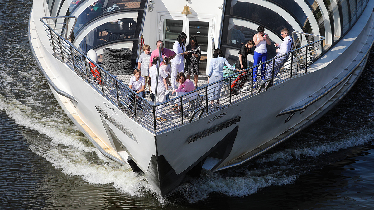 Более тысячи теплоходов приняли и отправили речные вокзалы Москвы за три месяца