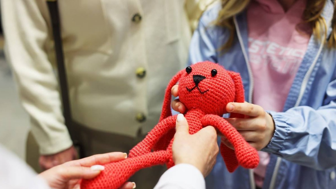 Контролеры метро Москвы помогли потерявшемуся на «Киевской» ребенку найти родителей