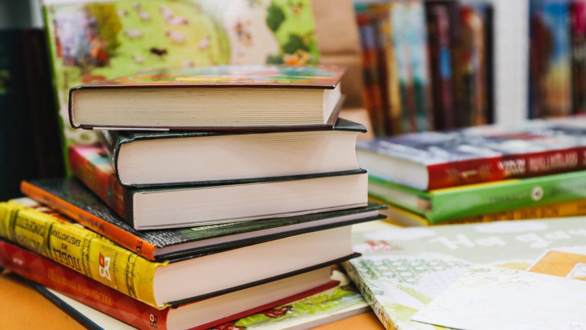 Сергунина: В Москве составили детские и молодежные подборки книг для чтения летом
