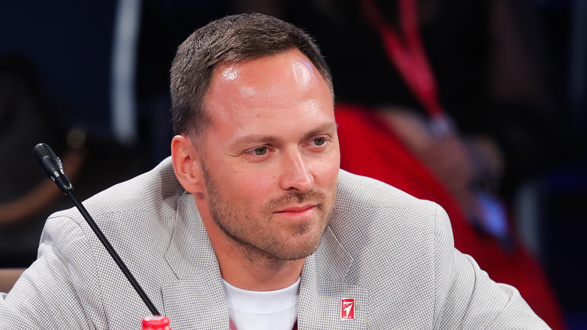 Стало известно, с кем встречается бывший зять Шойгу, блогер Столяров