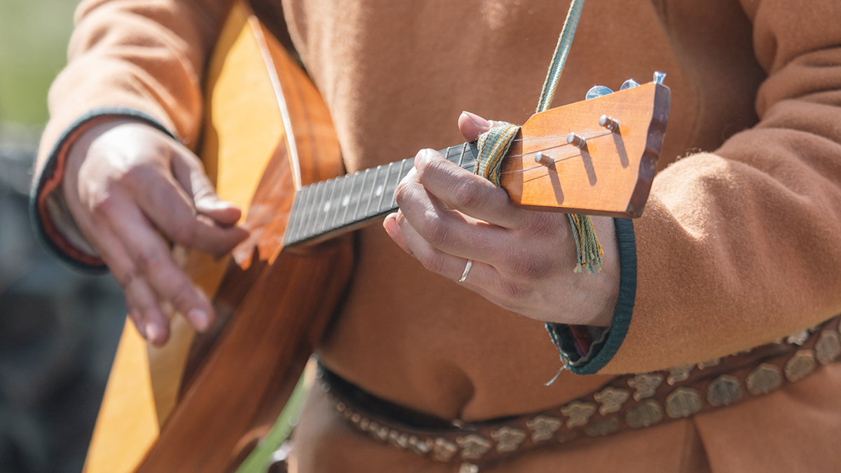 Музыкант Кедров рассказал, есть ли будущее у балалайки