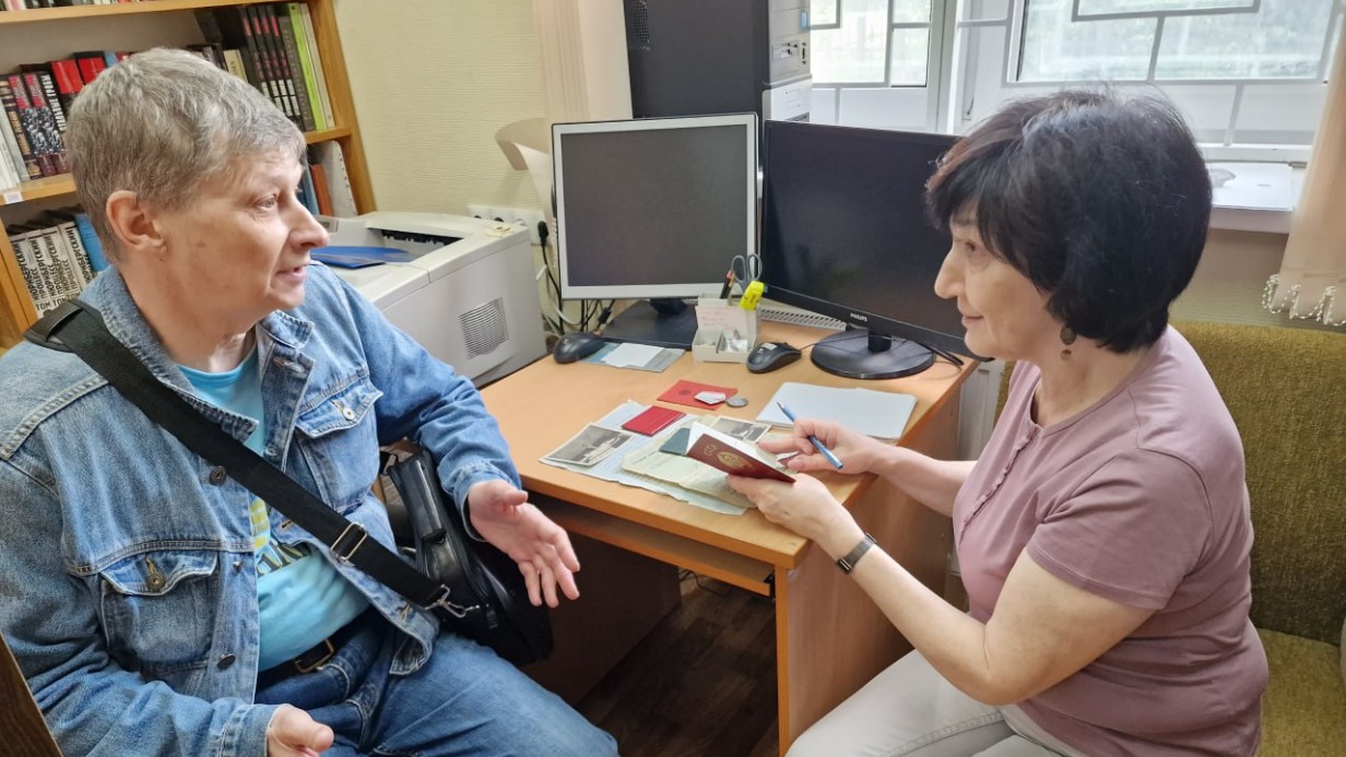 Житель Подмосковья передал семейные реликвии в Красногорский филиал Музея Победы