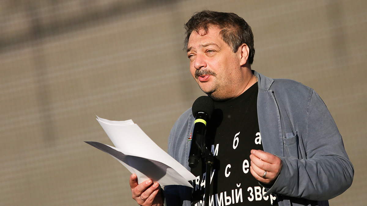 Писатель Быков* заявил пранкерам об отсутствии претензий к Украине из-за убийств