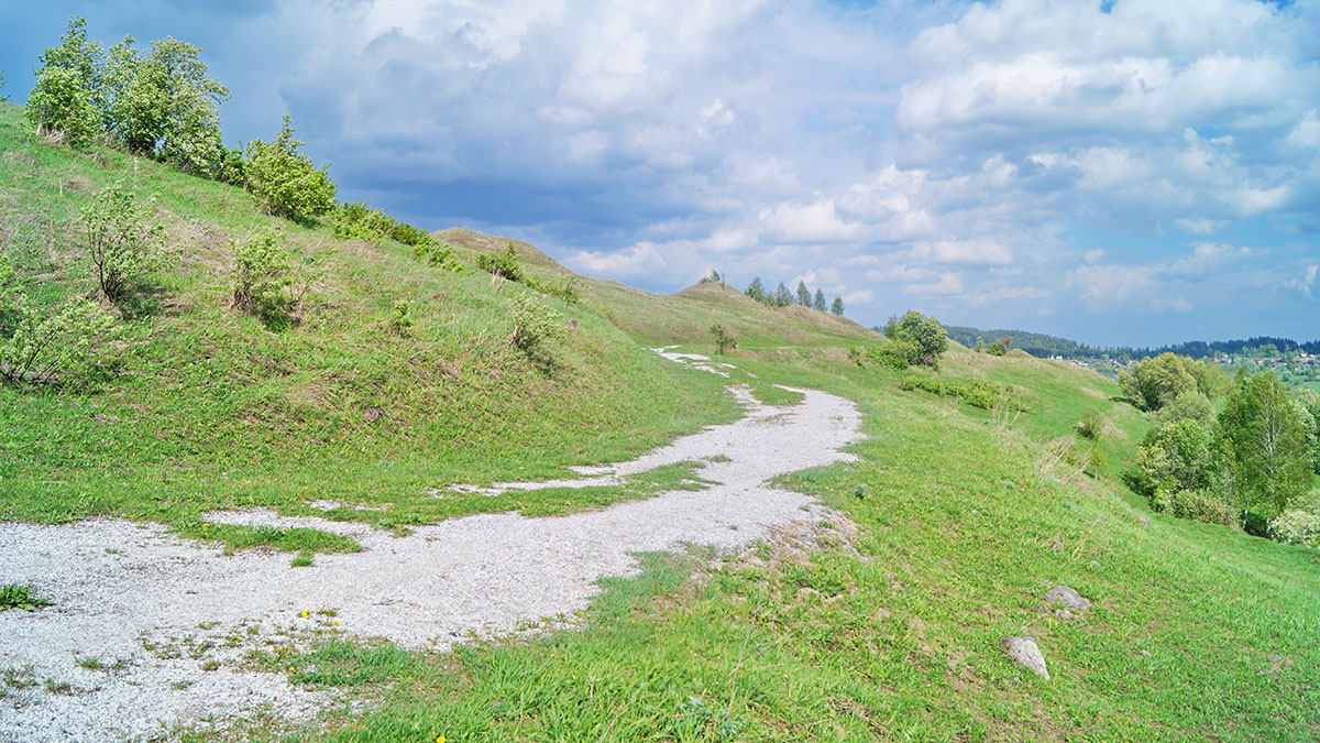 Трое подростков из туристической группы пропали в горах Кемеровской области