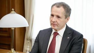 Гладков поздравил православных с Пасхой и заявил, что ждет прибытия Благодатного огня