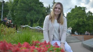 Хорошая девушка Люба. Победительница фотоакции уже семь лет читает «Вечерку»