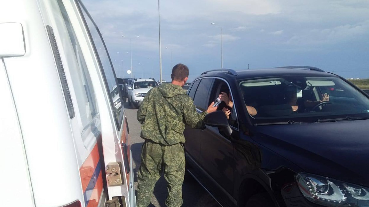 Автомобильная пробка на подъезде к Крымскому мосту достигла девяти километров