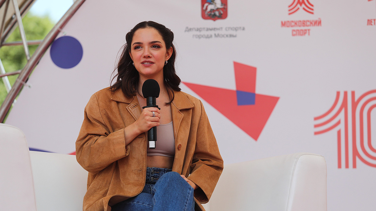 «Чего-то хотел постоянно»: Медведева рассказала об ухаживаниях известного комика