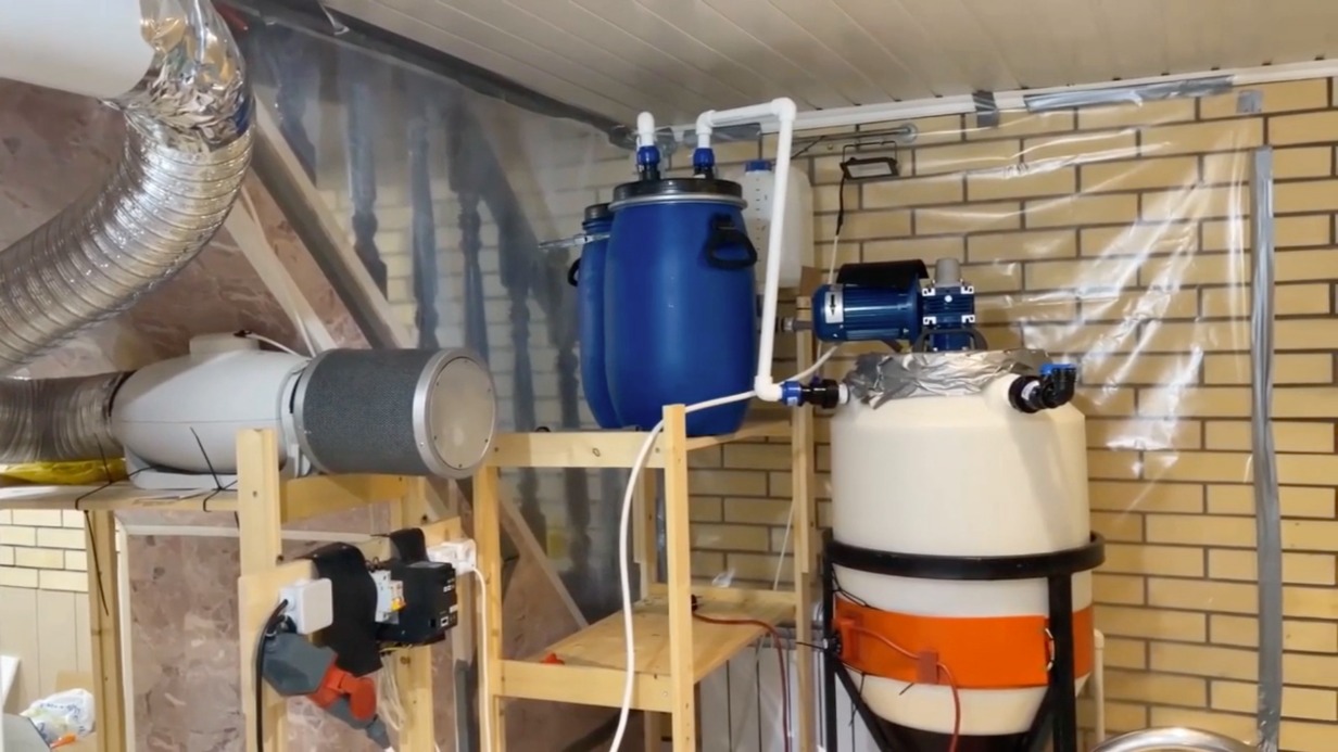 Подмосковные полицейские поймали закладчиков и ликвидировали нарколабораторию в столице